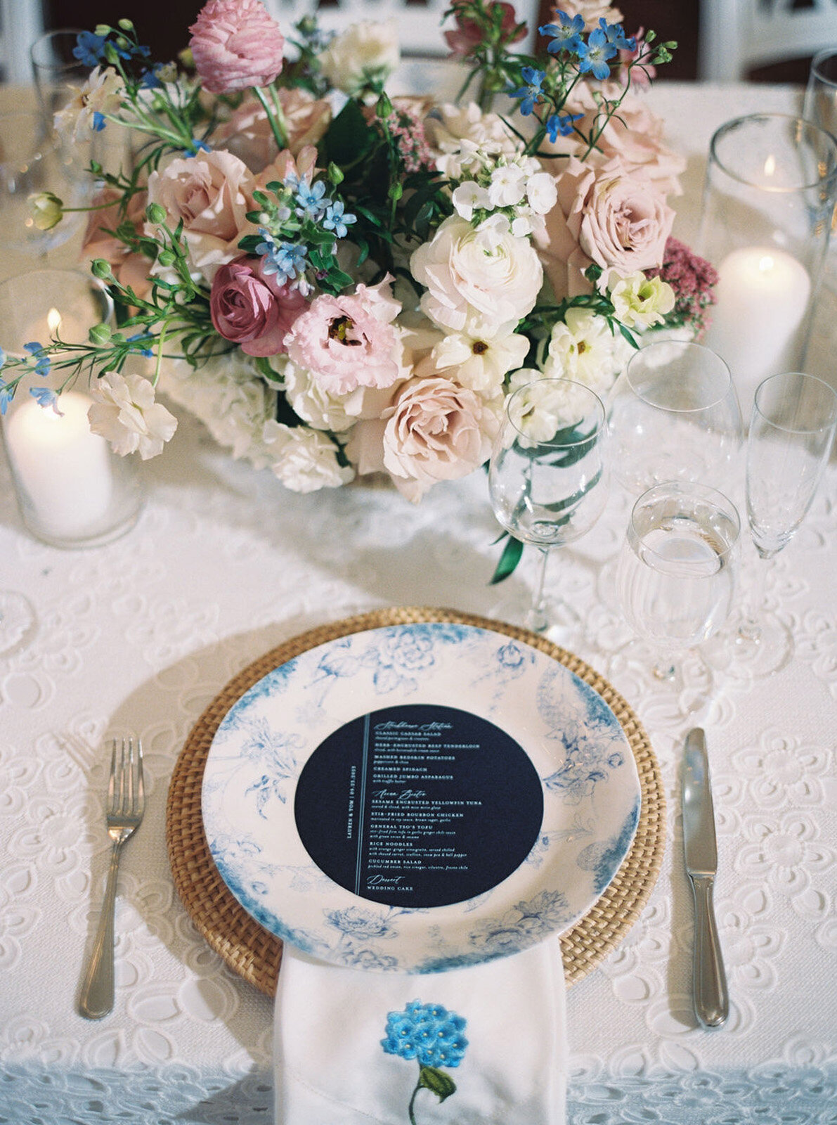 Kate_Murtaugh_Events_Cape_Cod_tented_wedding_dinner