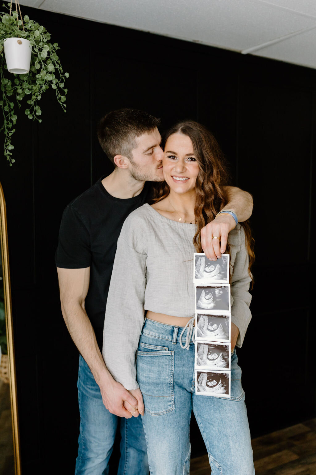 christina_ney_photography_wedding_engagement_lifestyle_photographer_dubuque_iowa_wedding_planning_assistance_adventurous_bold_laidback Family Photography95