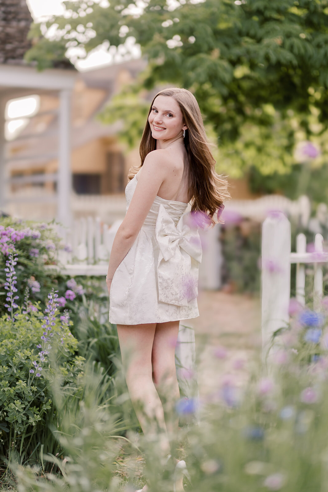 Colonial Williamsburg garden senior portrait