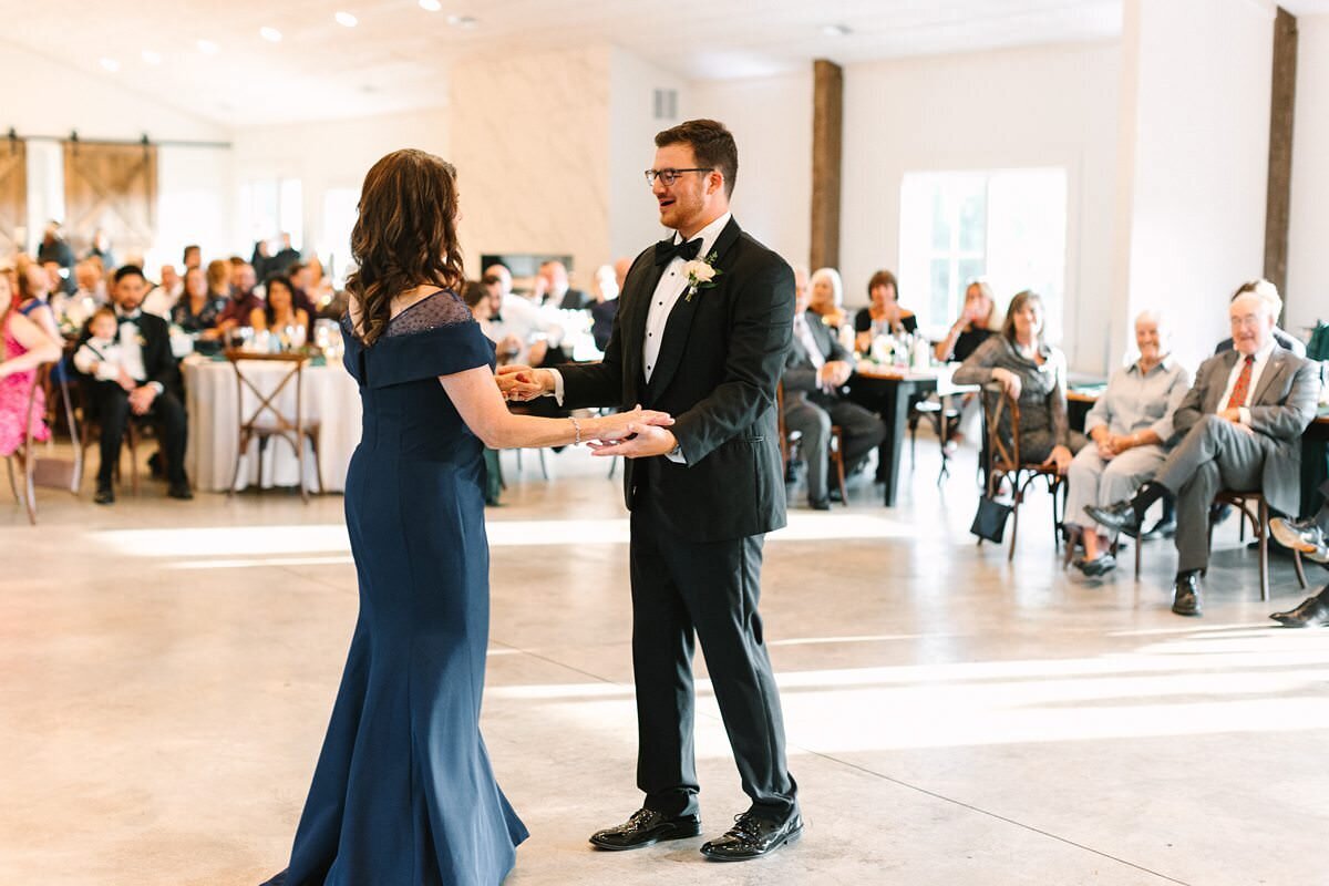 Bride and Groom Wedding Portaits Kelynn and Mathew Evansville Owensboro366