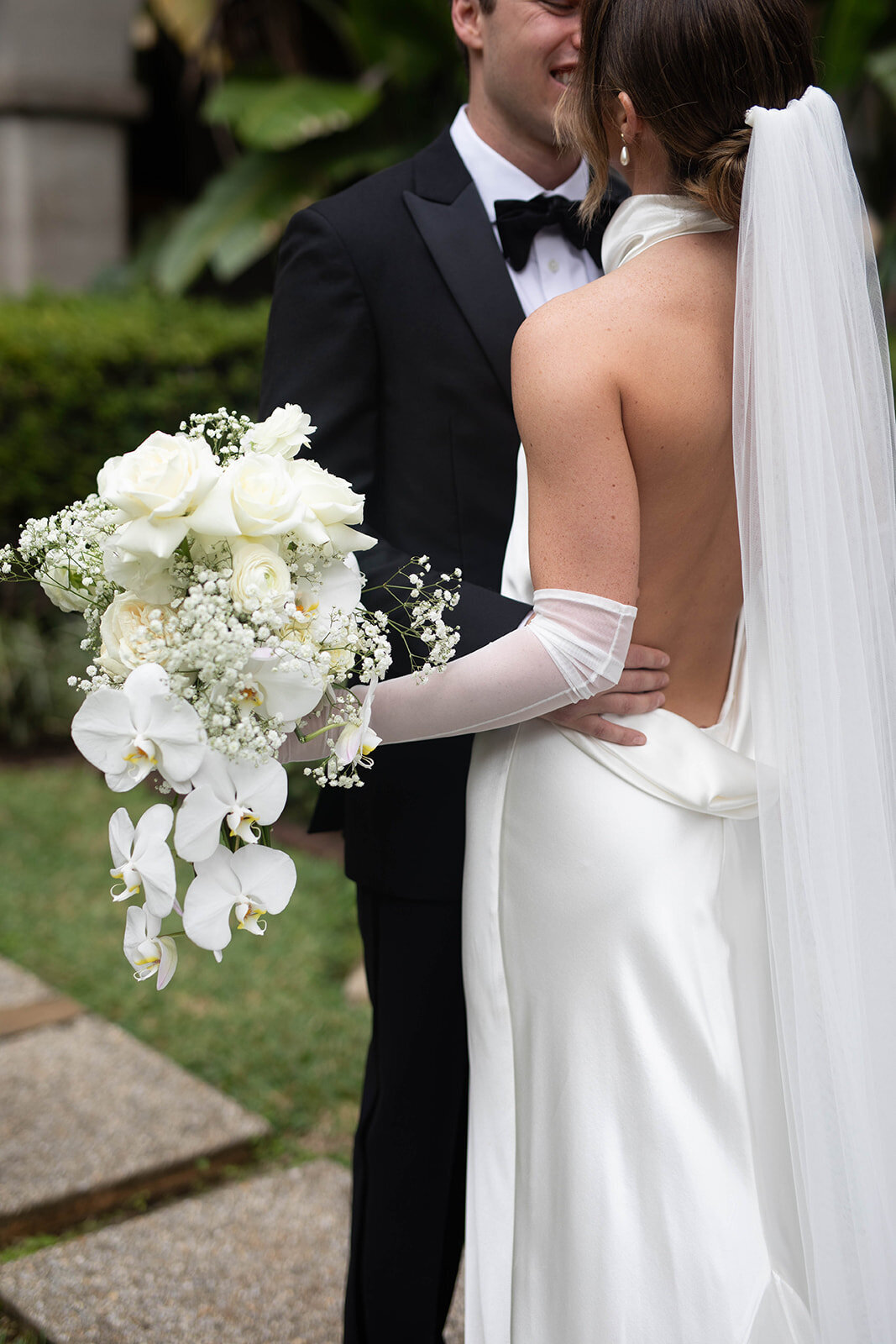 baby breath and white bouquet