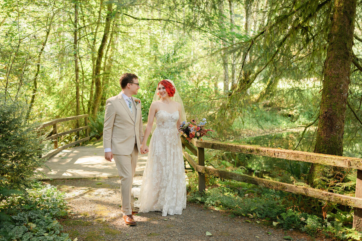 Beau-Lodge-Venue_Bellingham-Wedding-Photographer_Caylie-Mash_MN194