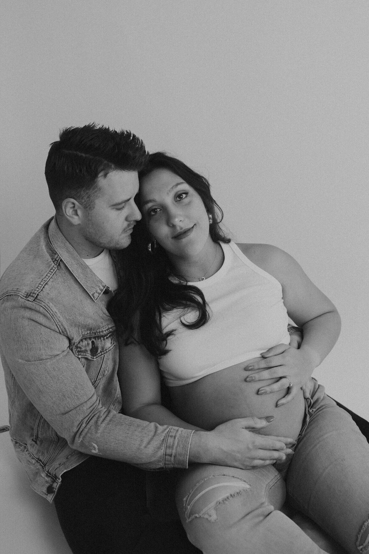 studio-couple-maternity-photoshoot-2