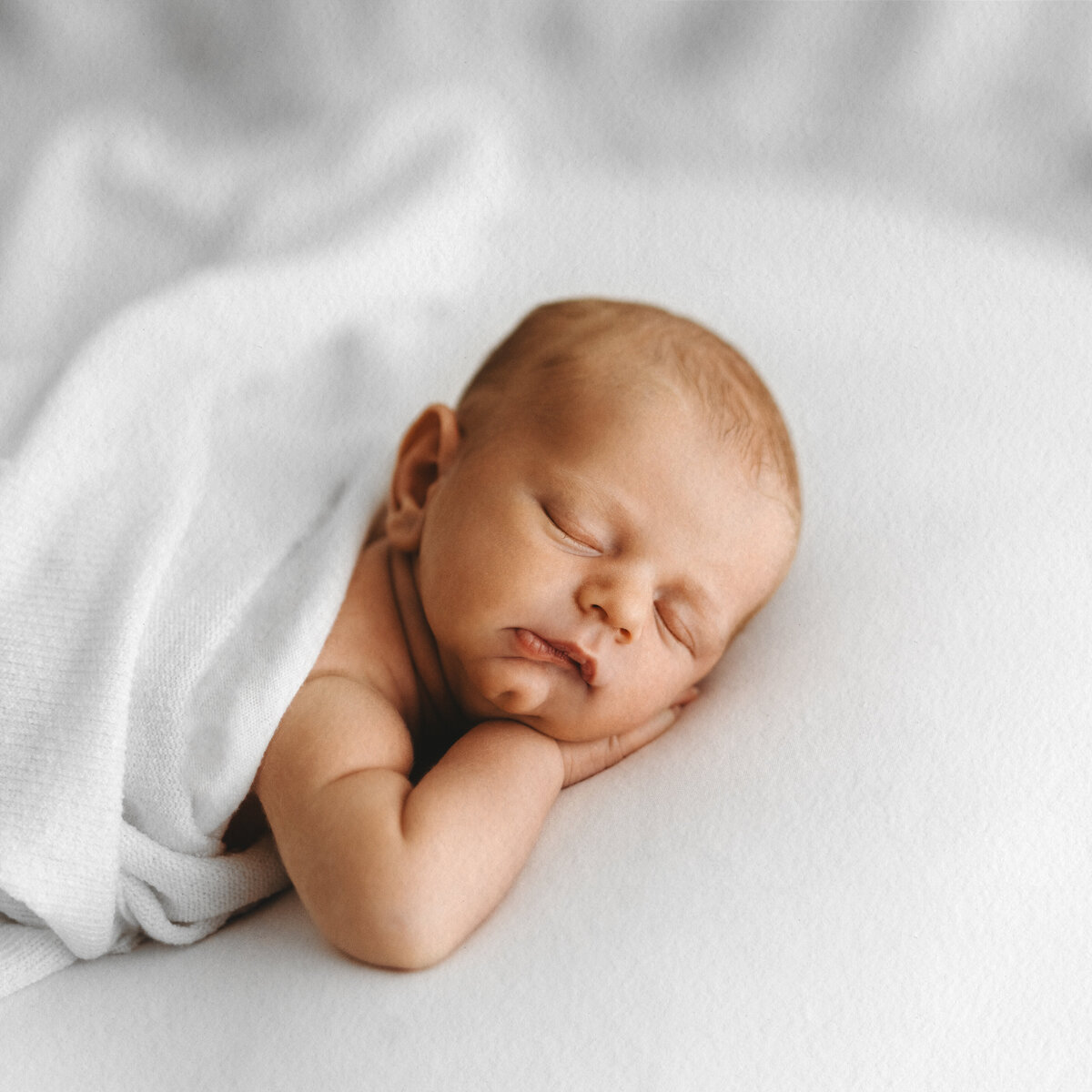 LittleWhitePhotography-Newborn-4