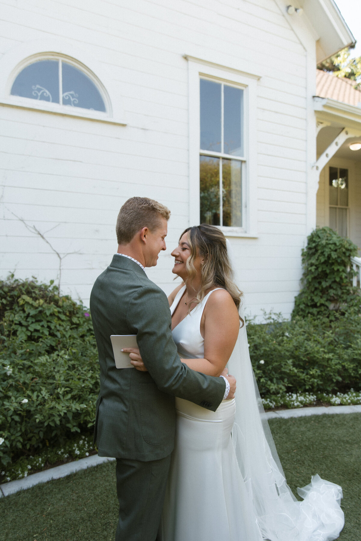 bride and groom portraits