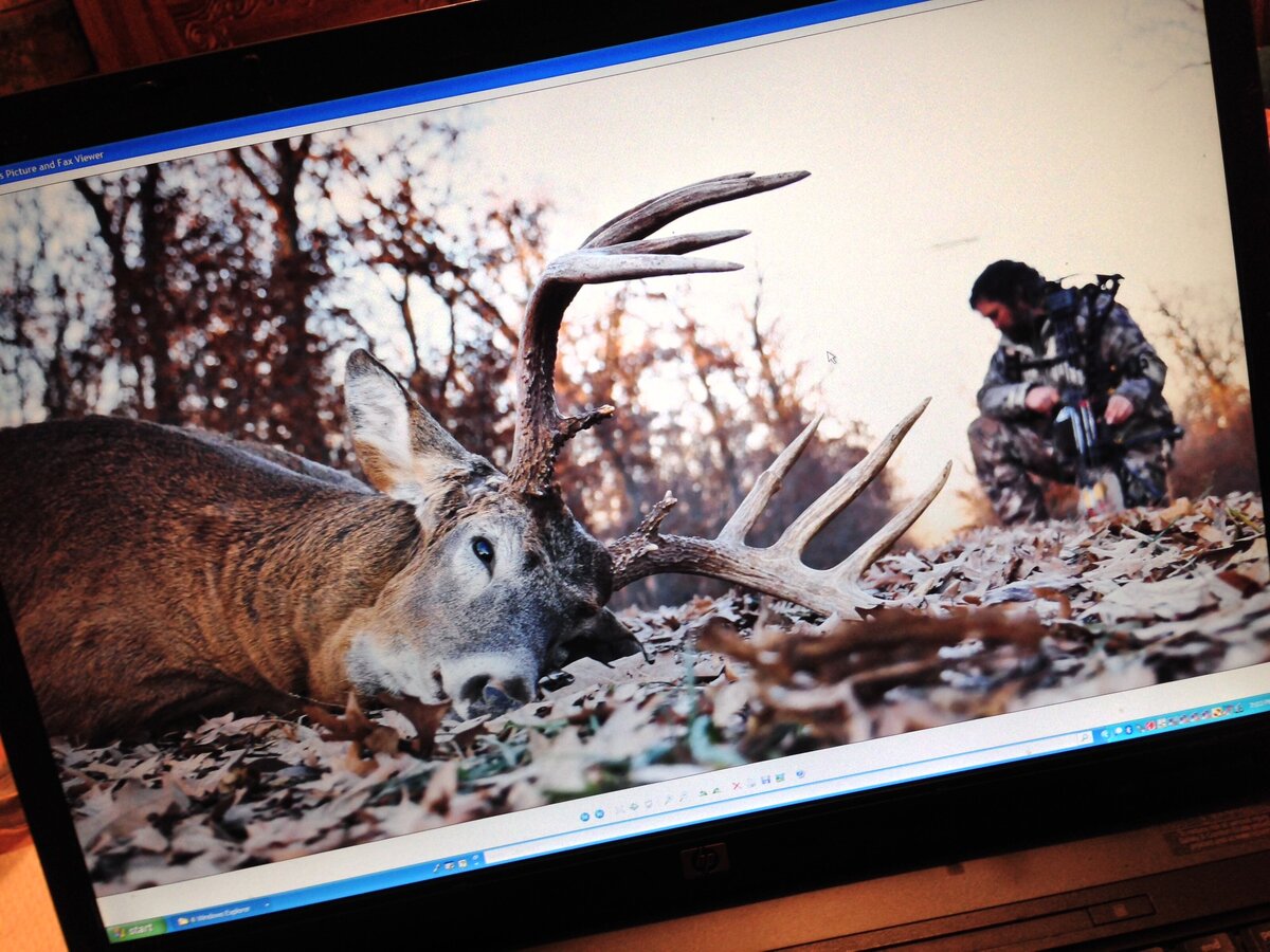 Hunting whitetails in Iowa with Jason Miller and Raven 6 Studios