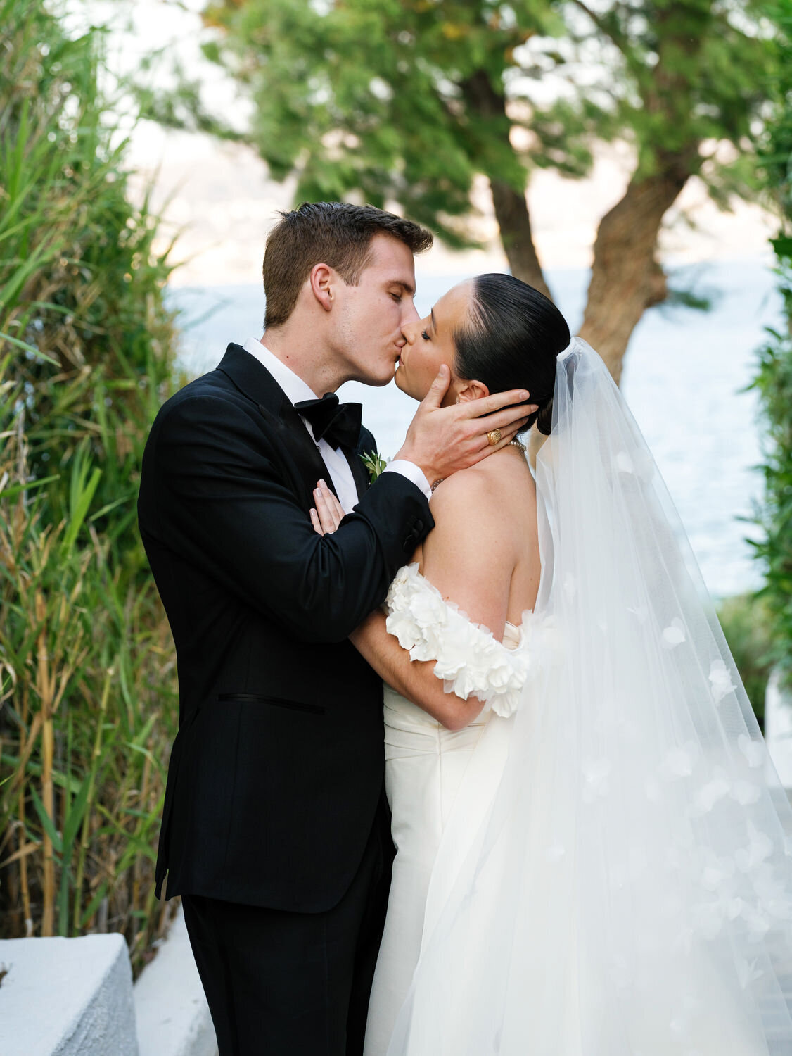 Romantic-Wedding-at-Island-Art-and-Taste–The-Residence-065