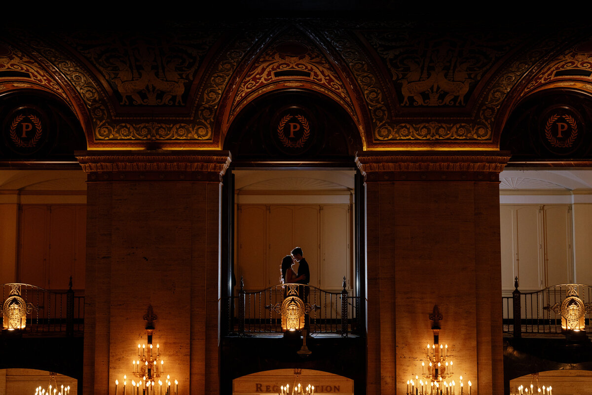 Aspen-Avenue-Chicago-Wedding-Photographer-Hilton-Palmer-House-Vintage-Hotel-Timeless-Editorial-FAV-61