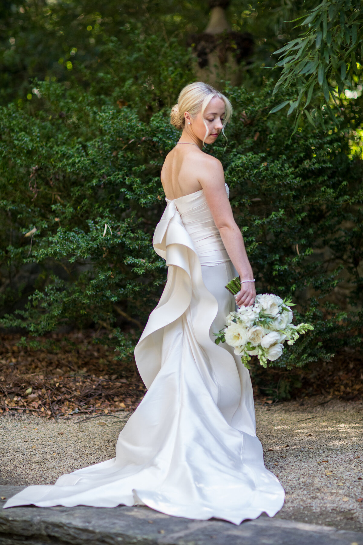 swan-house-wedding-bridal-portrait