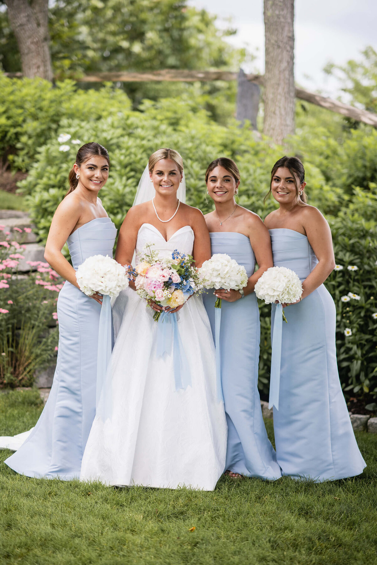 14-At-Home-Classic-Tented-Wedding-Cape-Cod-Wedding-Planner-Mary-Thornton-Events