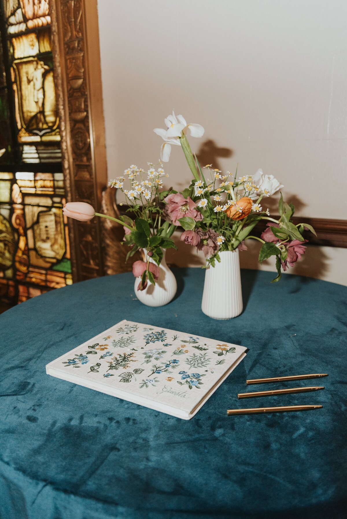 Faye-Fern-Creative-MariaBLung-Meg-Brandon-New-York-Athletic-Club-St-Patricks-Cathedral-Wedding-Cocktail-Hour-Details-05
