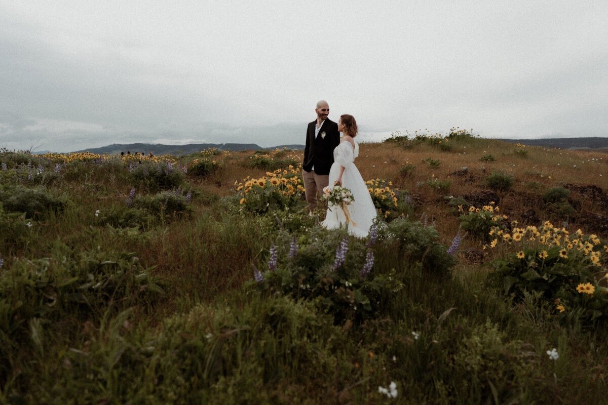 oregon-wildflowers-elopement-maria-alcantara-photography
