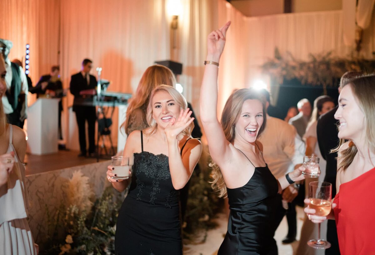kendall-stephen-bw-theory-hill-country-wedding87