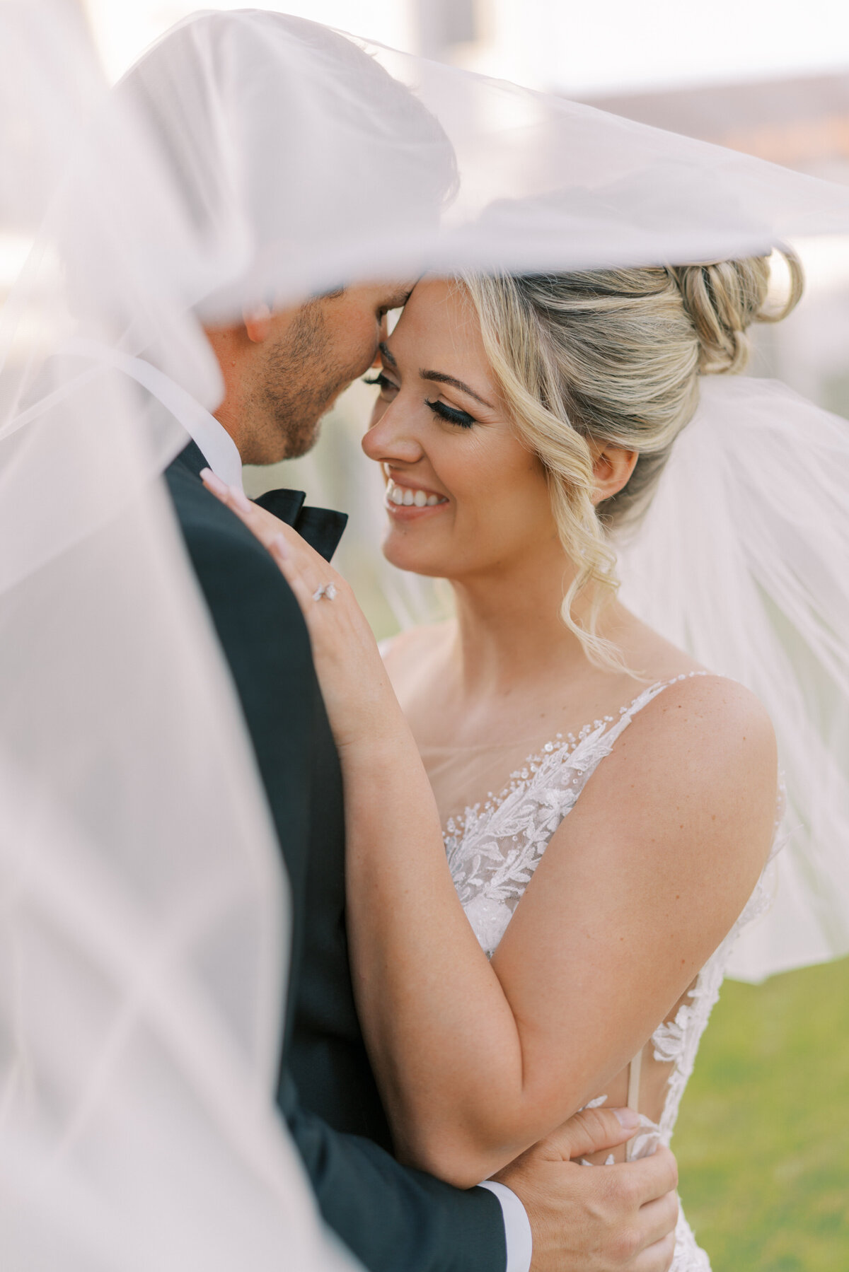 BRIDE  GROOM PORTRAITS-100