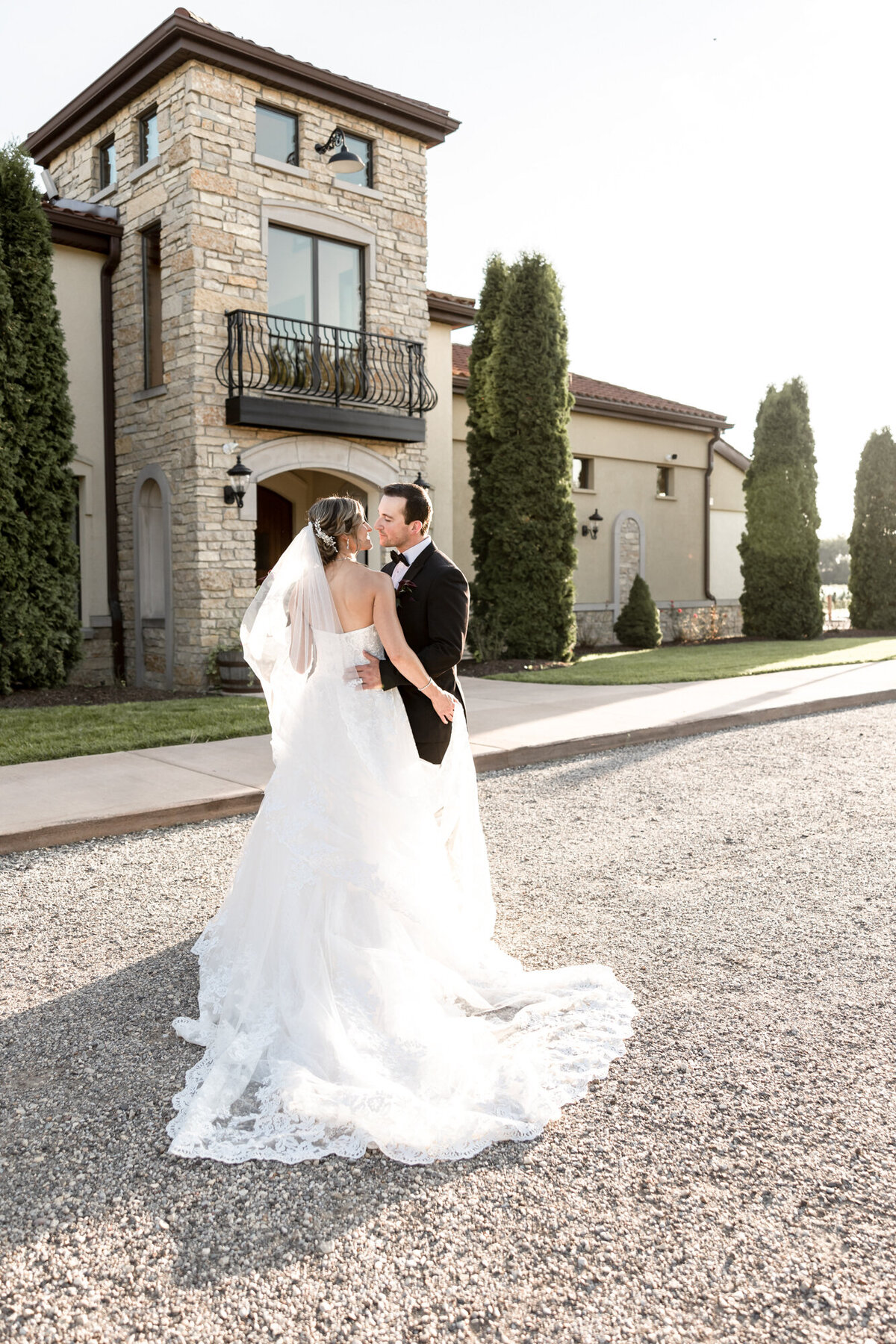 Summer-Wedding-DC-Estate-Winery-Beloit-Illinois-Meg-Dunn-Photography-73