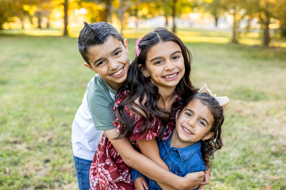 golden-hour-siblings-fall-photography-session-Lexington-KY-photographer-3