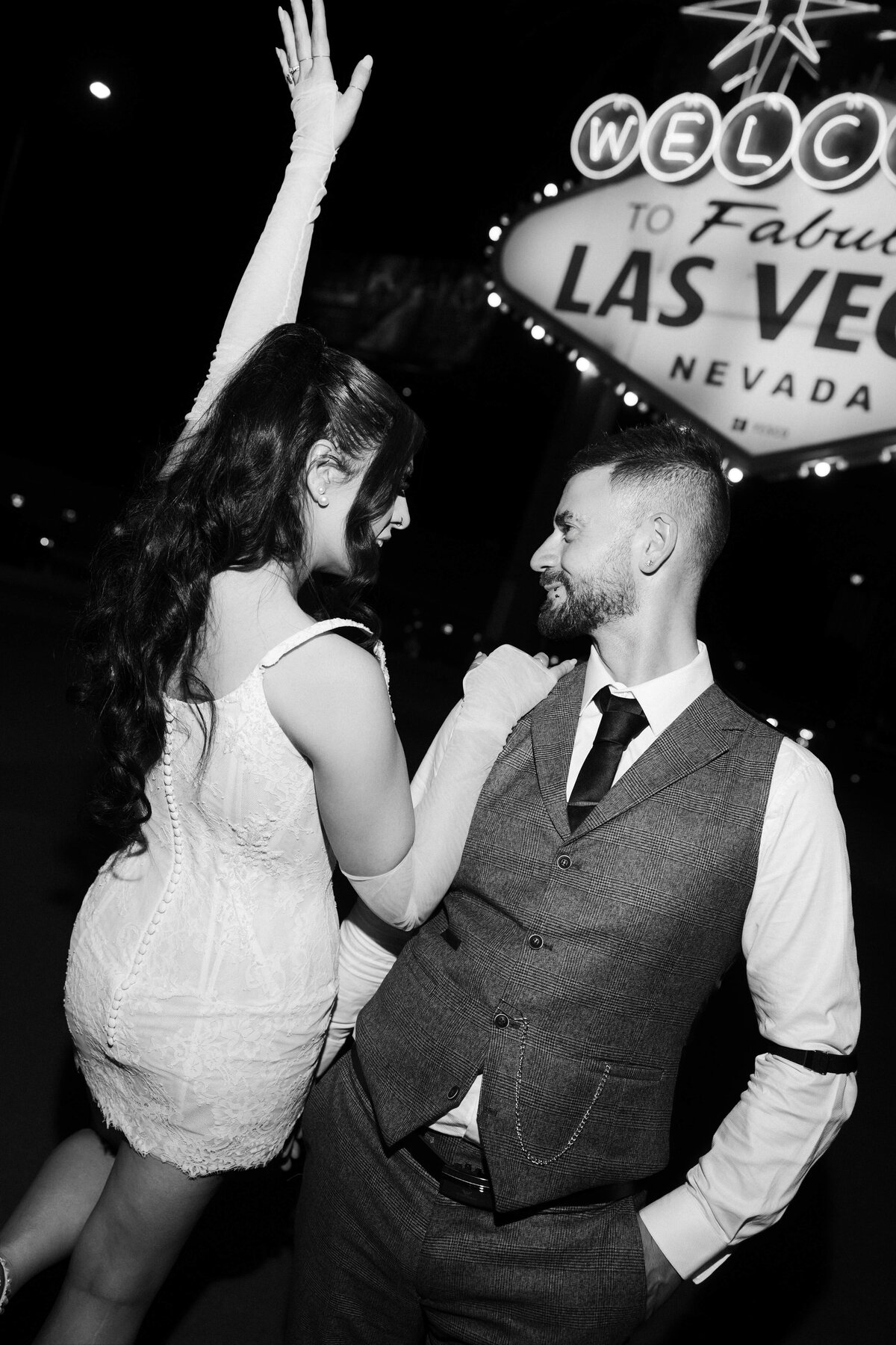 93riskyexposure_aimee-adrian_las-vegas-elopement-photography