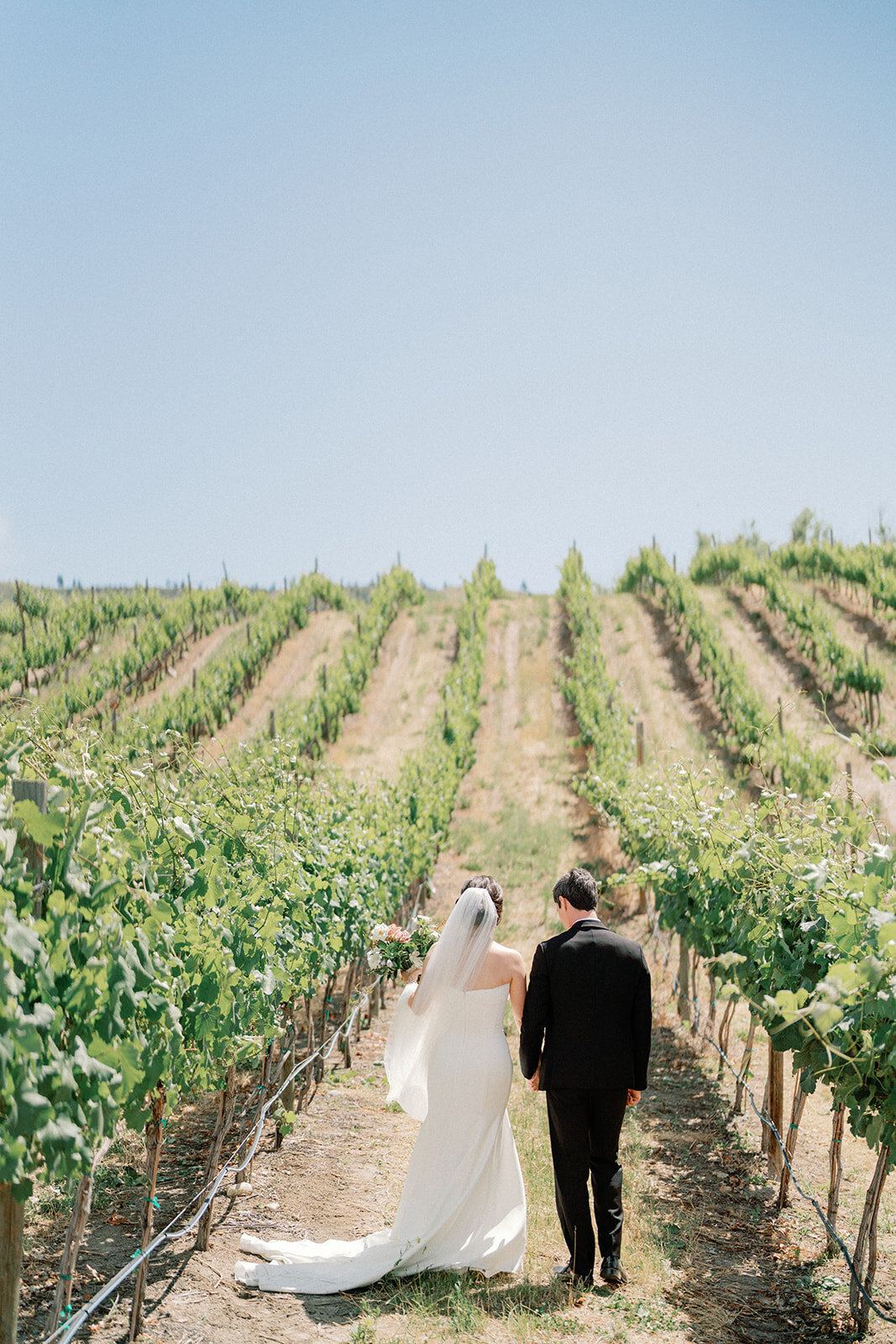 sirensong_lakechelan_wedding-L-B-318