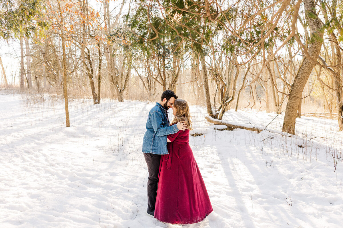 Milwaukee based photographer, Milwaukee wedding photographer, wisconsin photographer, Meredith Mutza Photography, Maternity Photography, Maternity photoshoot, New parents, Milwaukee maternity photographer,  Winter Maternity Portraits