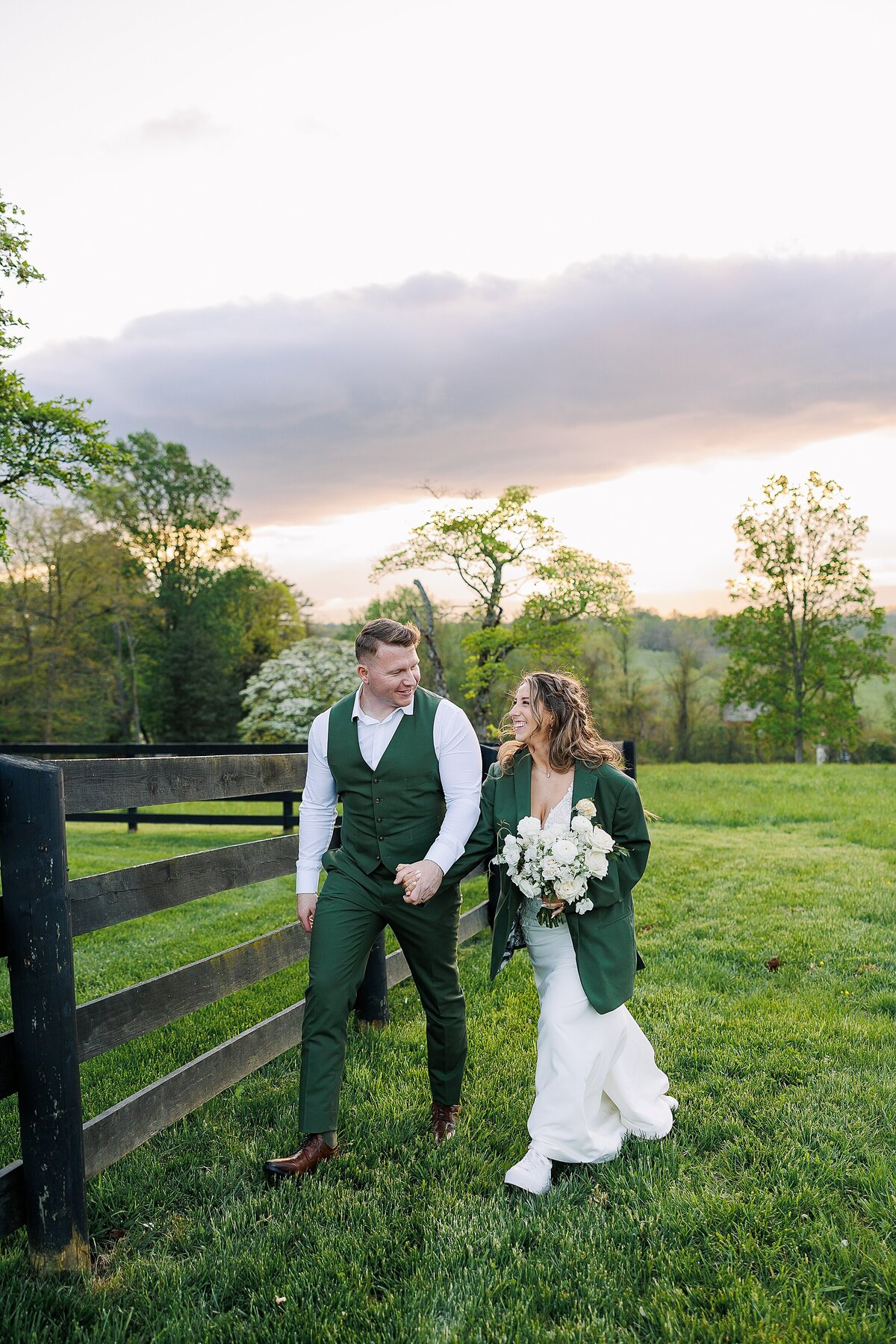 the-oak-barn-at-loyalty-leesburg-wedding-rebecca-dotson-photography_0047