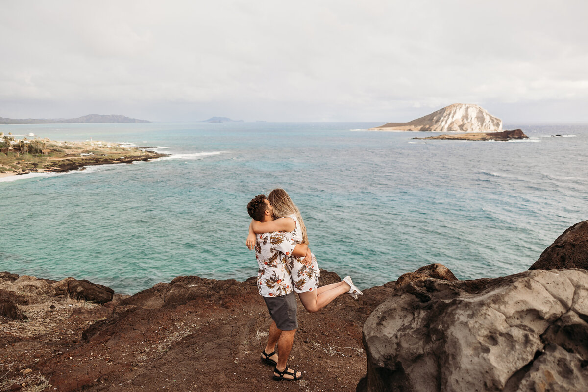 makapuu-beach-engagement-photos-28