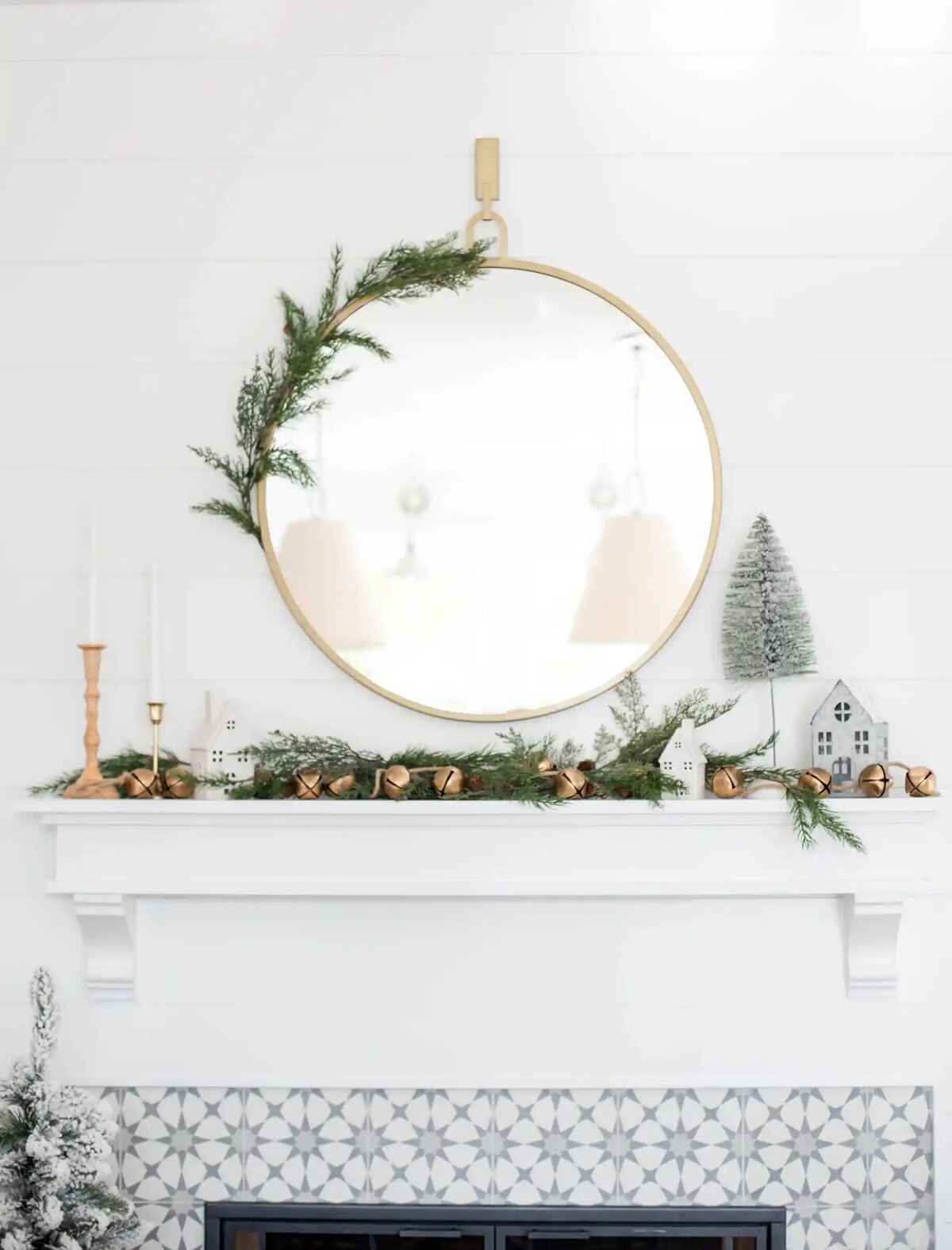 The Art of Everyday Living Christmas Mantle 