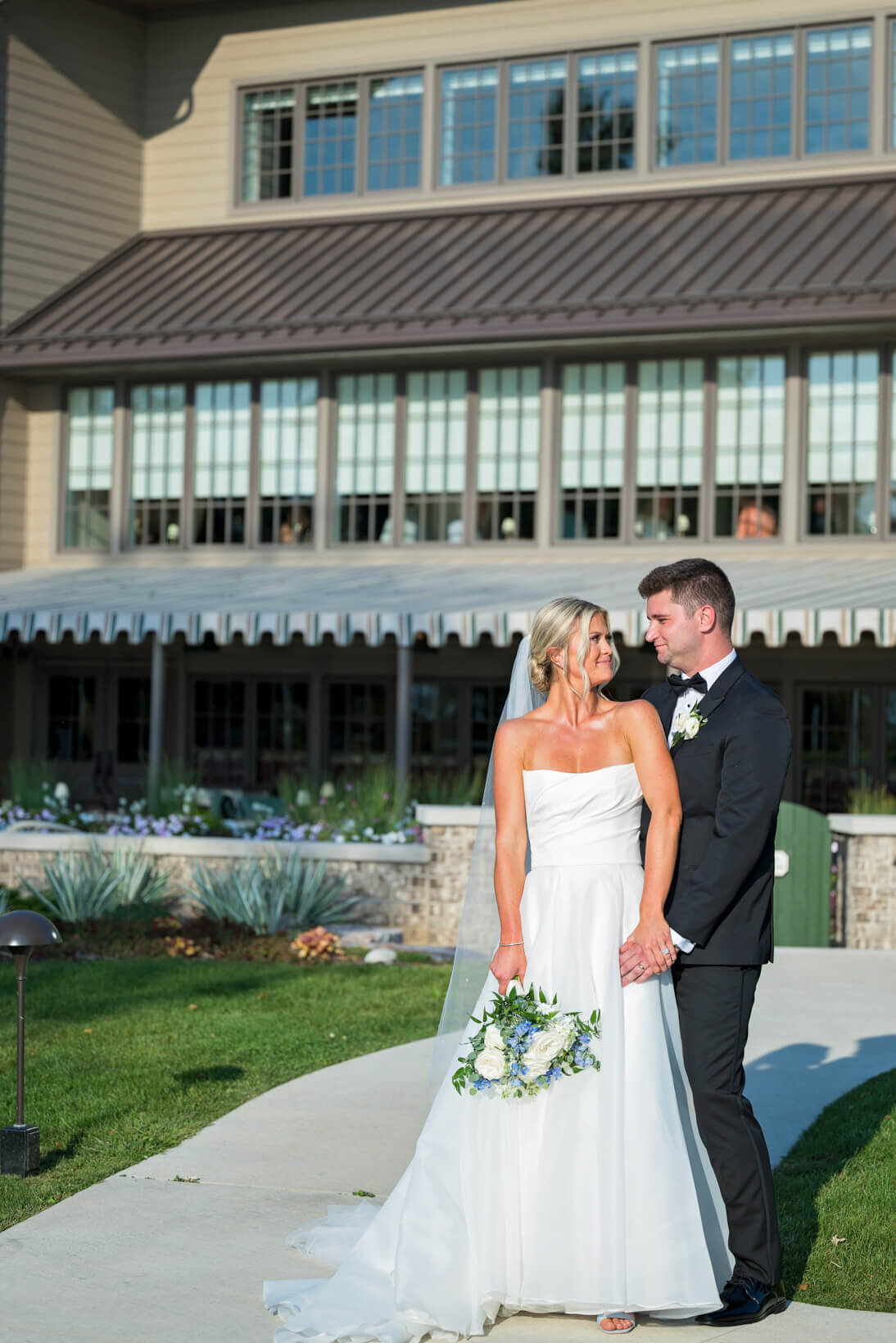 Wedding-at-The-Commodore-in-Hartland-WI-29