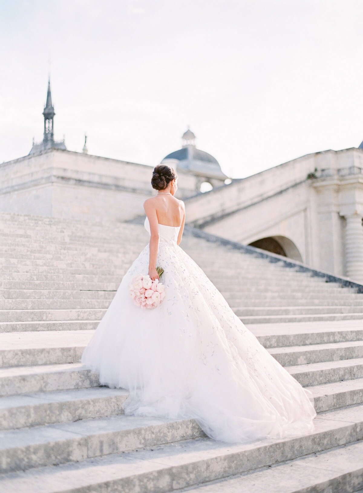 chateau-de-chantilly-luxury-wedding-phototographer-in-paris (29 of 59)