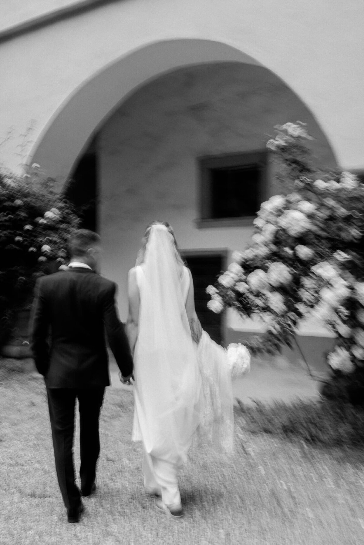 Destination Wedding in Germany La belle Hélène - a greek mythology elopement in Germany at the heart of the franconian wine region Schloss Zeilitzheim - by wedding photographer SELENE ADORES-150