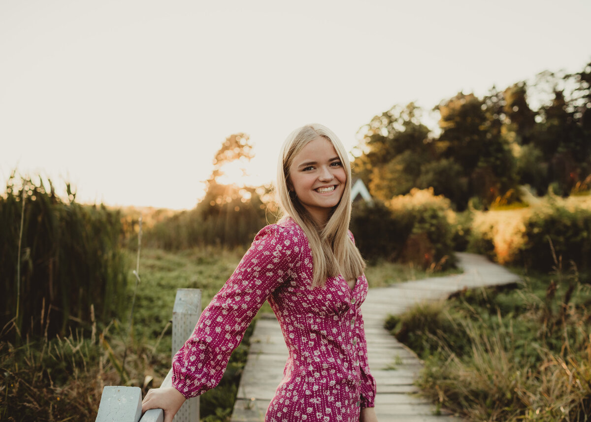 girl-senior-portrait-pinkdress-eveninglight