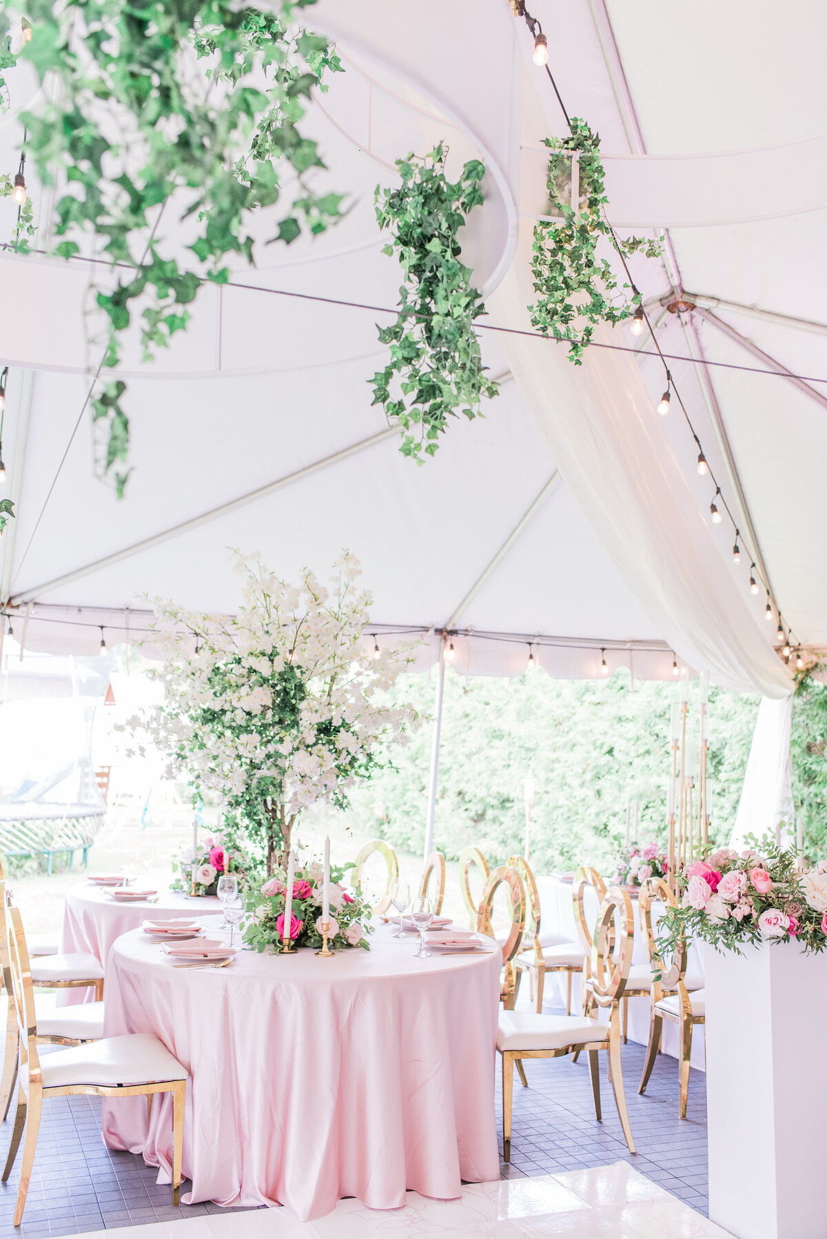 tented-backyard-estate-wedding-ottawa-lush-florals-pink-wedding-photography by emma-getting-ready-decor