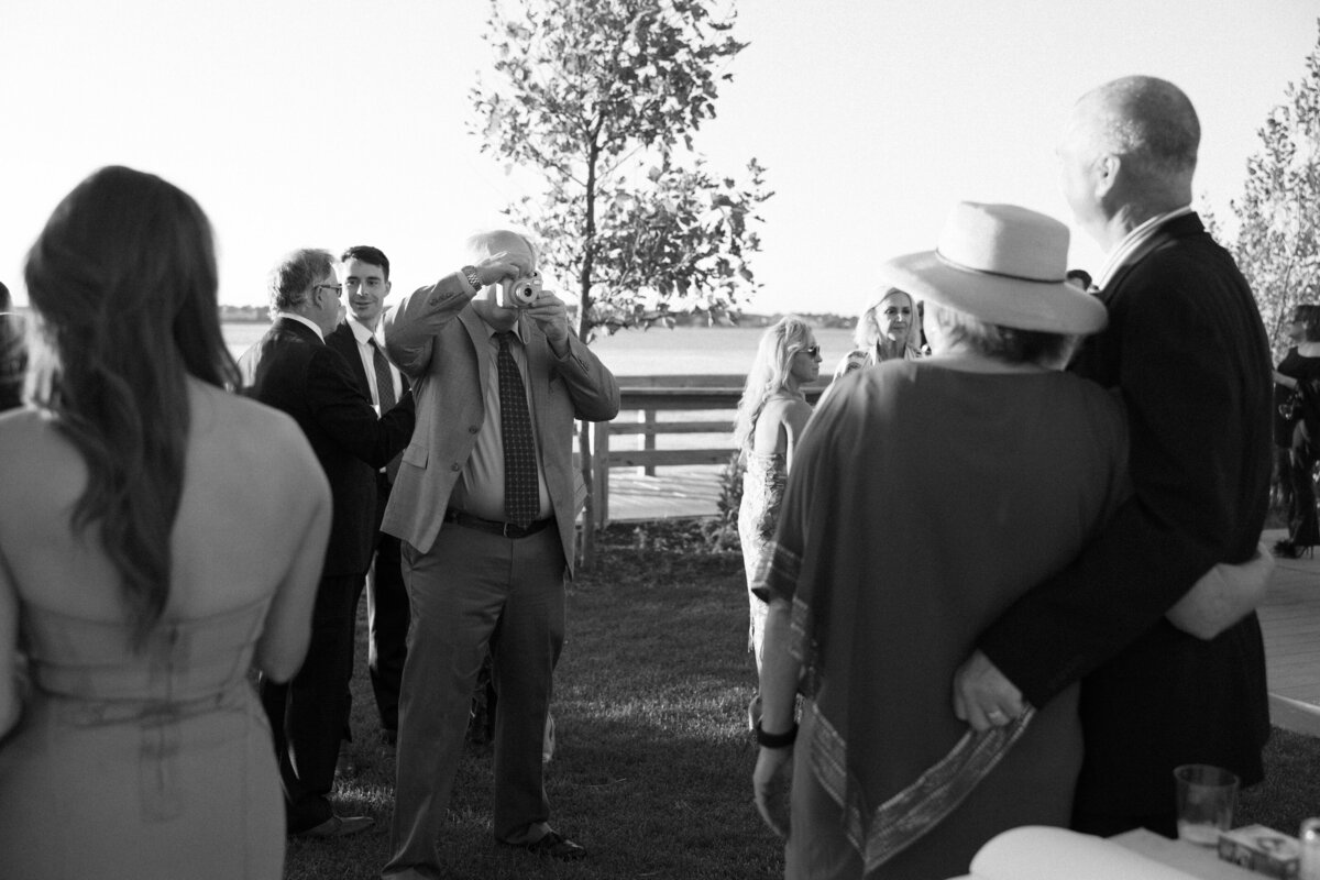 black-and-white-wedding-cocktail-hour
