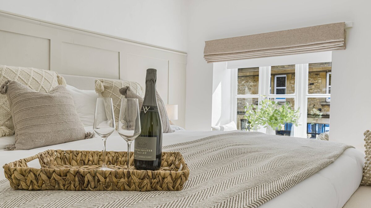 The Hideaway: Luxury 2 Bedroom Cottage