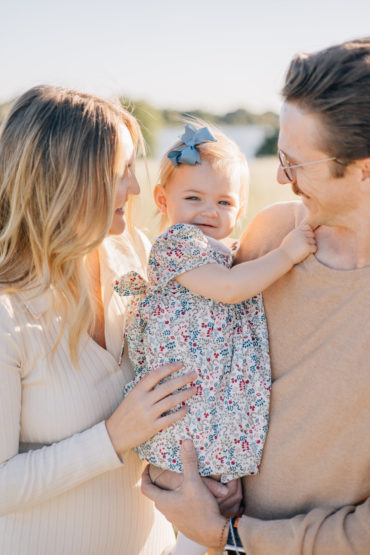 Fall family session taken at White Rock Lake in Dallas, TX