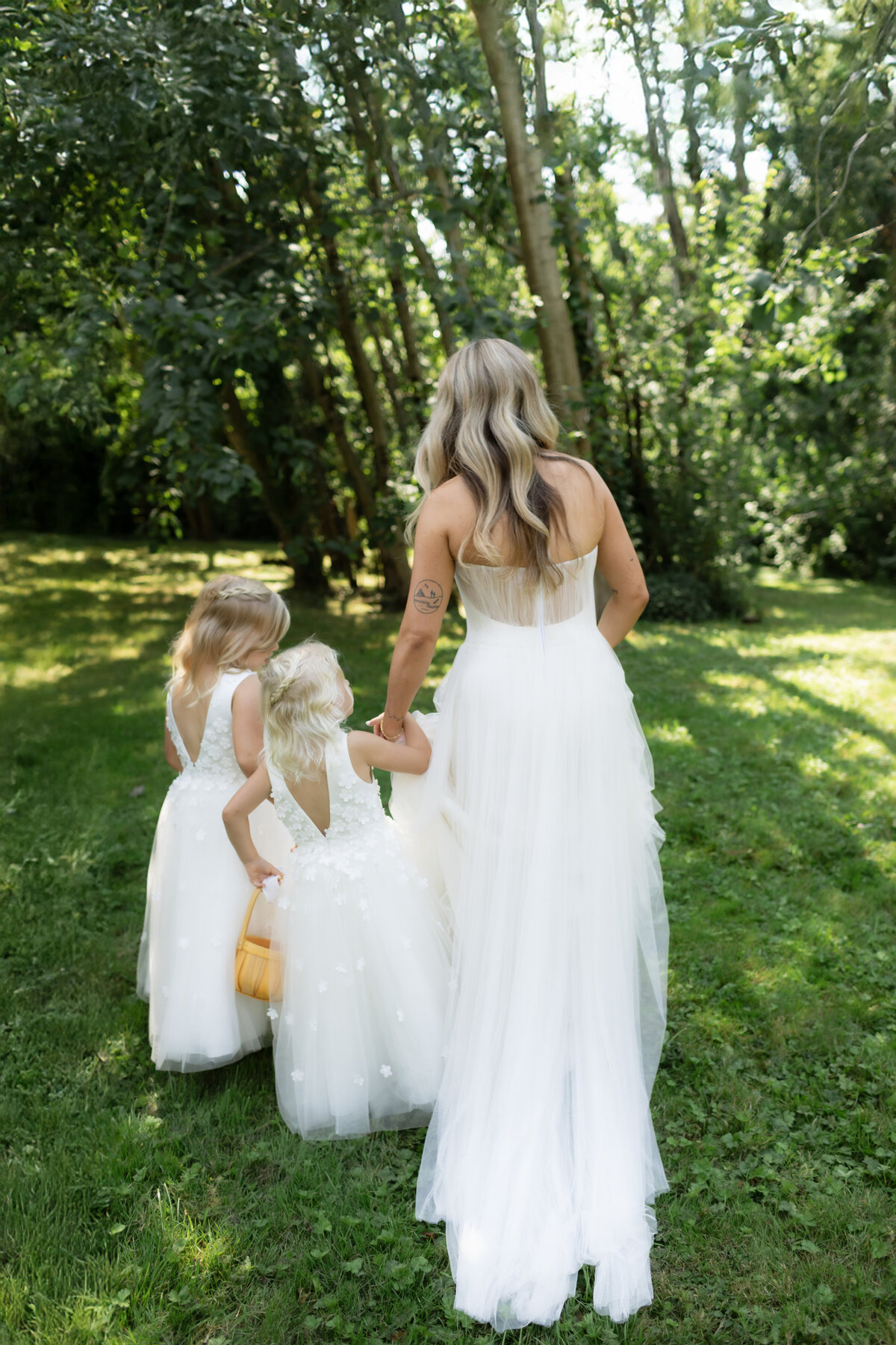 MeghanHemstra-Colourful-Vancouver-Garden-Wedding-6
