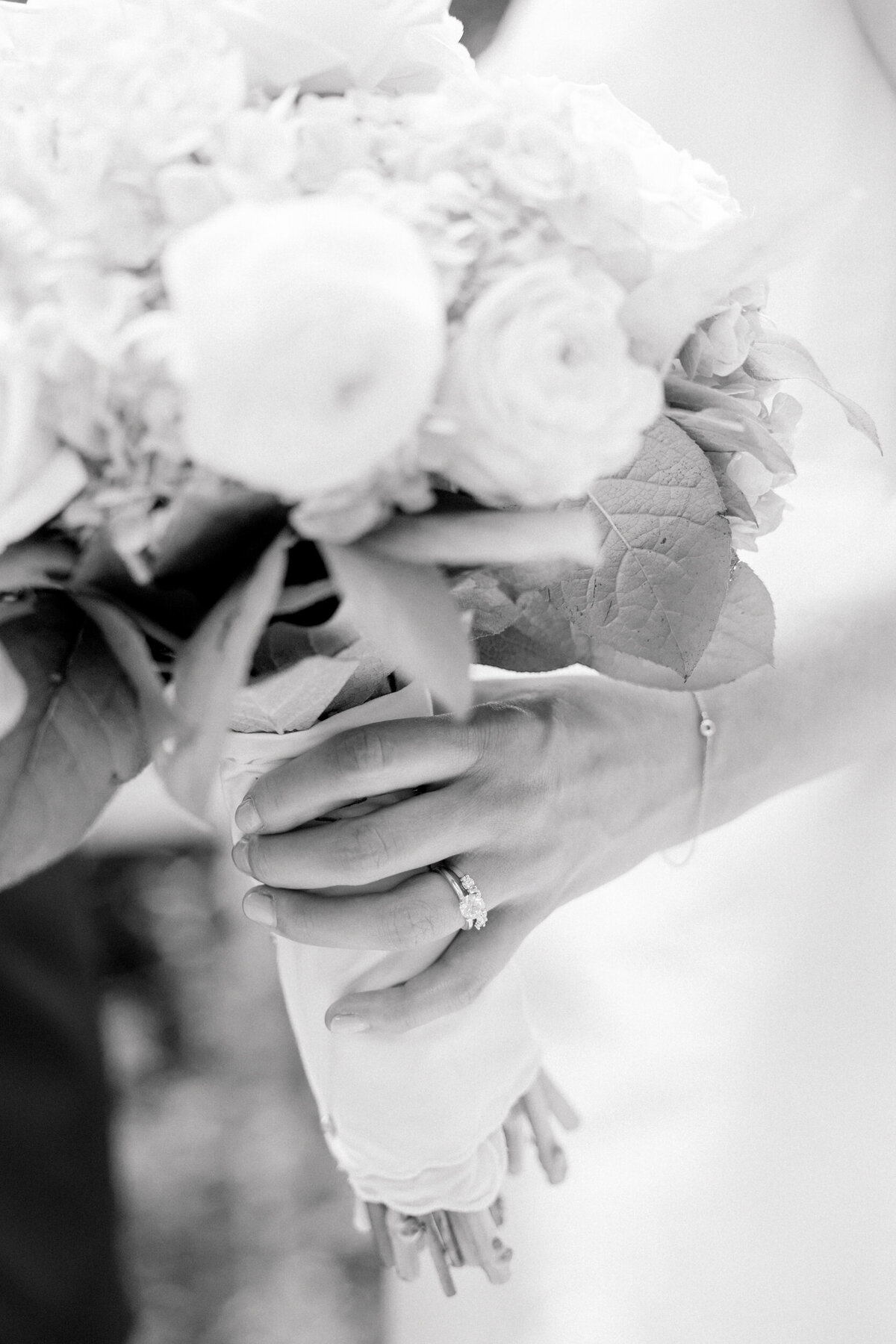 Lexi Benjamin Photography_Reynolds Chicago History Museum Wedding_07.06.24-138