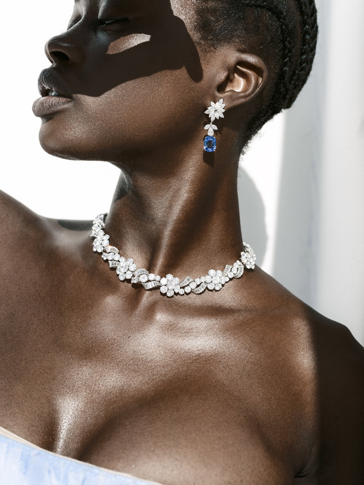 32-KT-Merry-fashion-photography-vivid-diamnonds-necklace