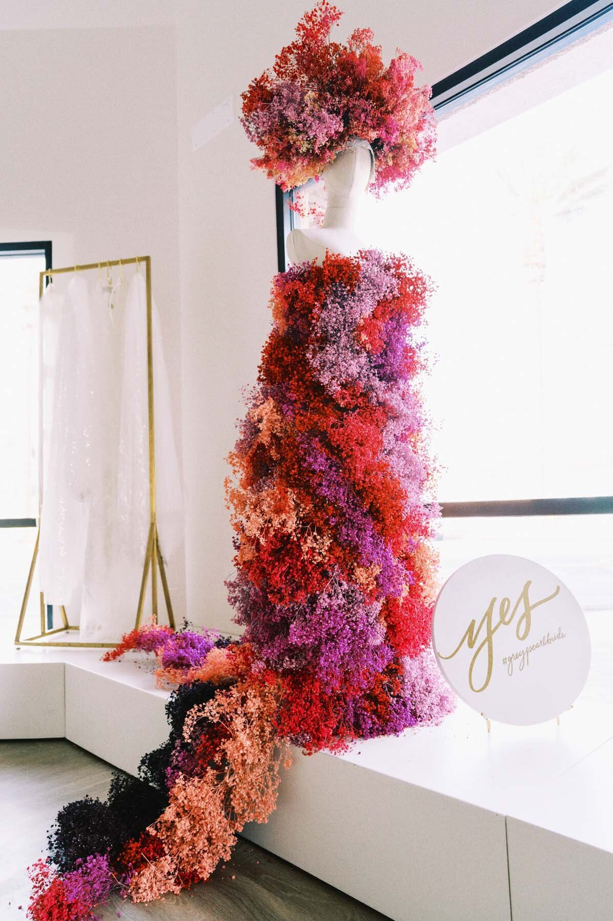 Kristen Kay Photography - MyloFleur colorful modern bridal inspiration-5619