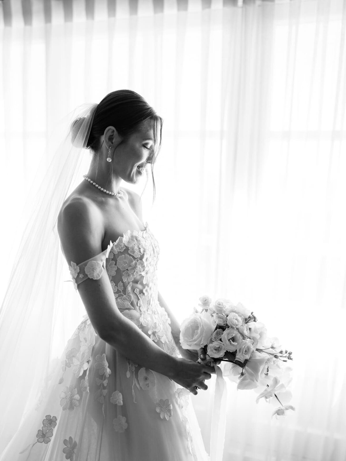very-chic-exceptional-bride