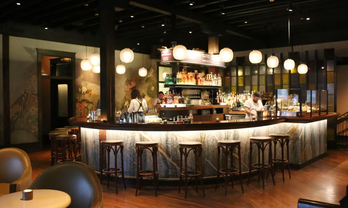 optimist bar