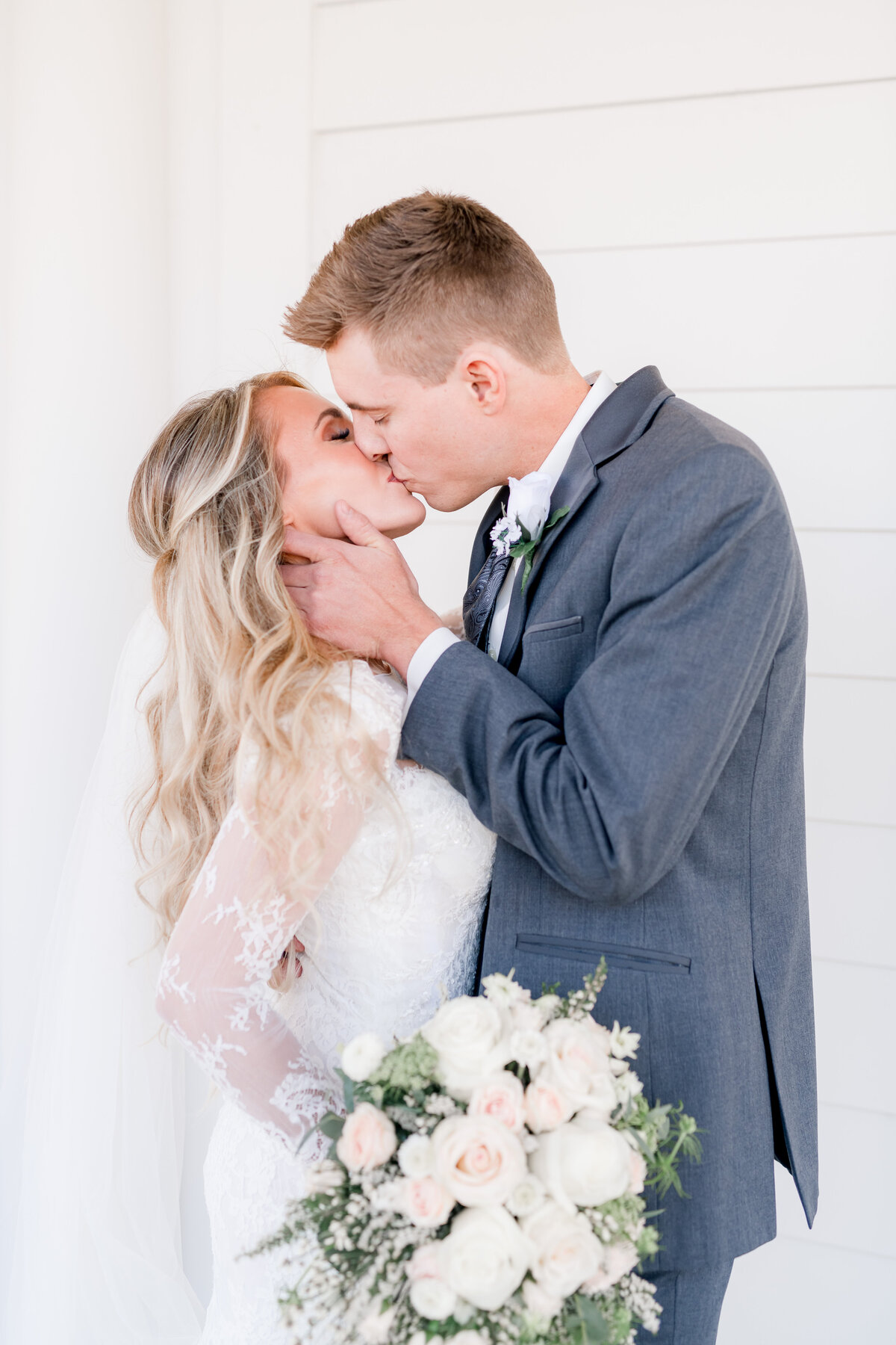 light-and-airy-wedding-photographers-in-carmel-indiana