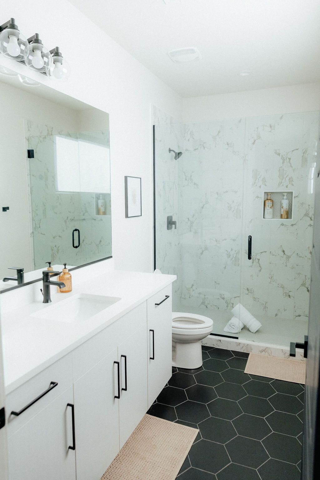 Beezah_FrankiesPlace_ALL-267