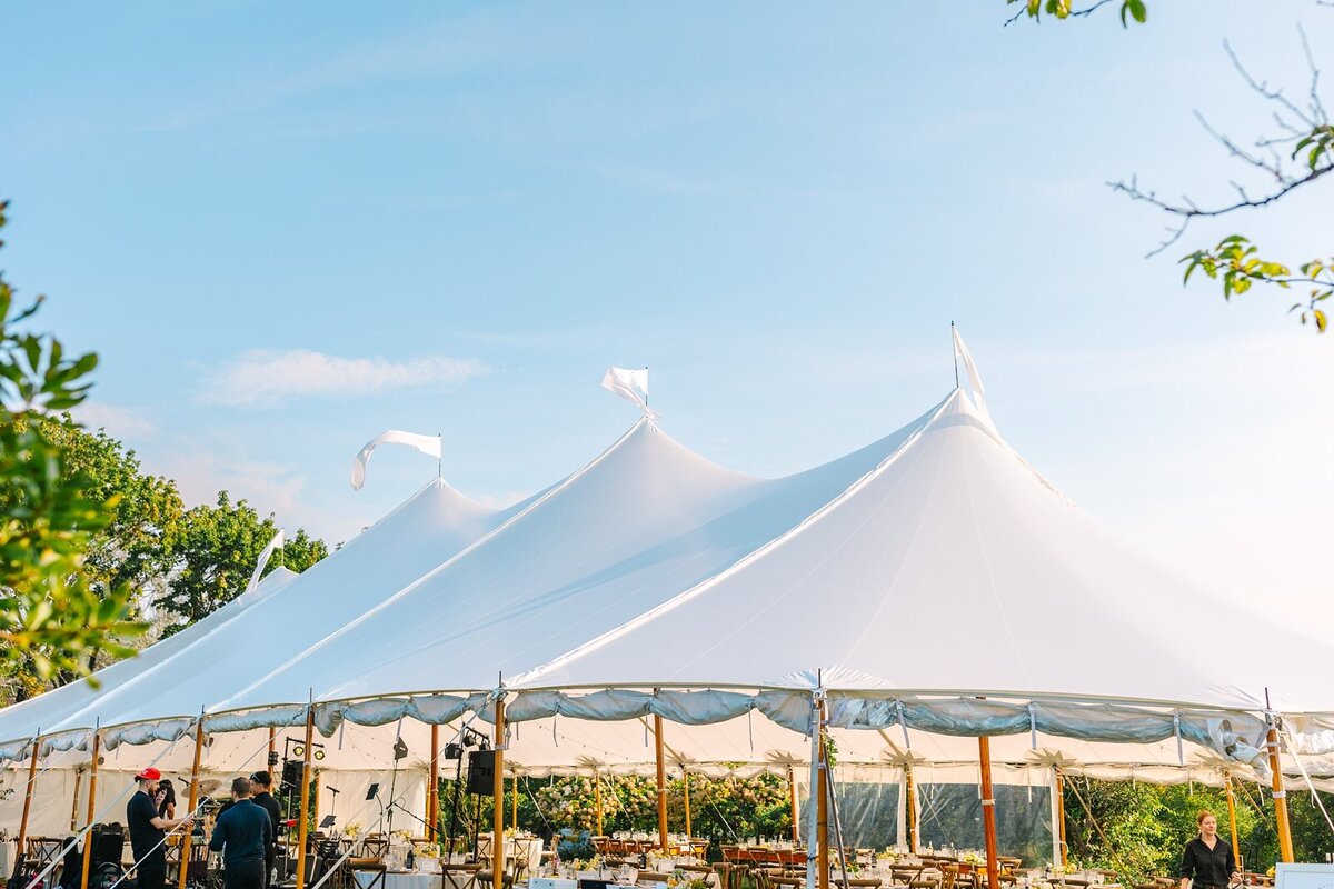 Cheery_Yellow_Blue_Seaside_Island_Maine_Wedding_Chebeague_Island_Inn_0086