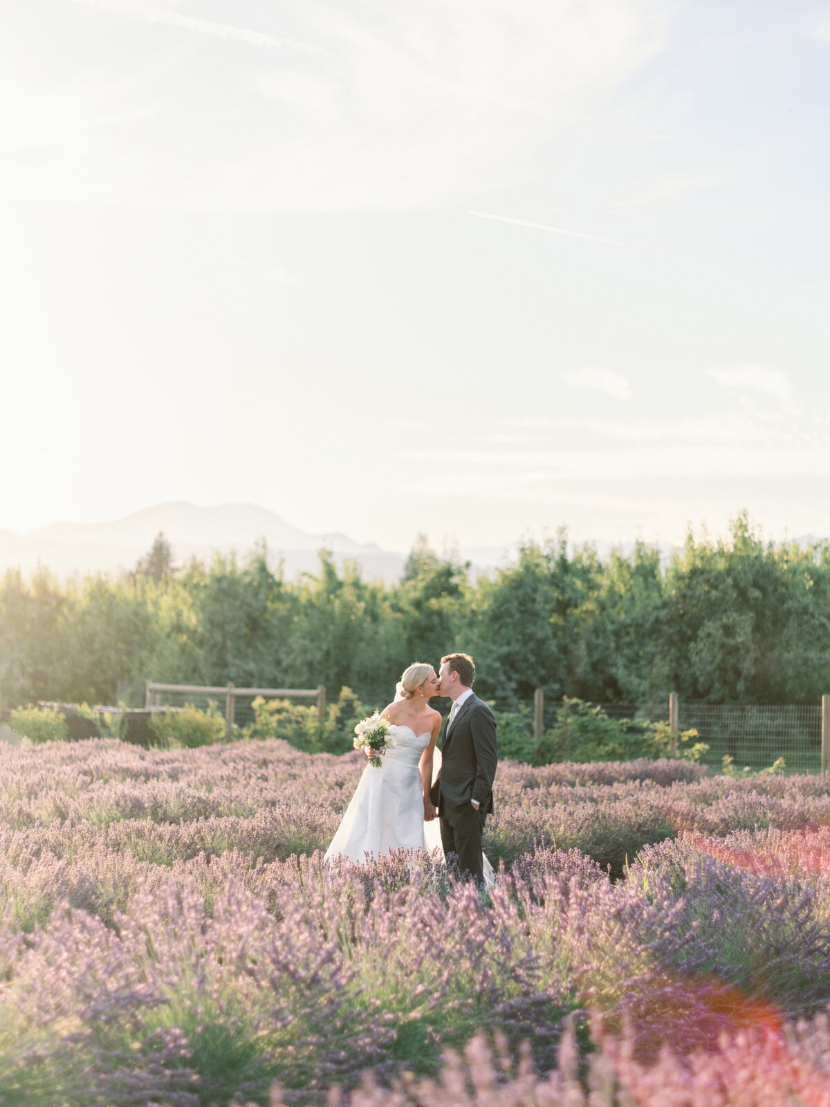 the-orchard-wedding-photos-by-the-tenneys-photography-in-hood-river-oregon-31