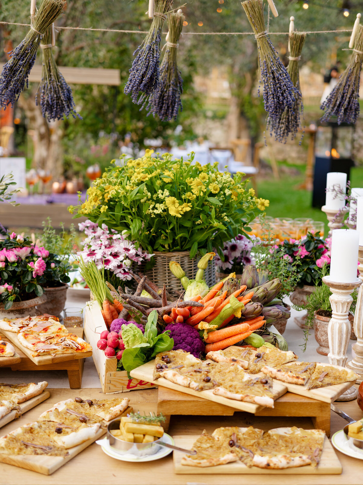 Rustic outdoor buffet, Welcome party Château Saint Martin