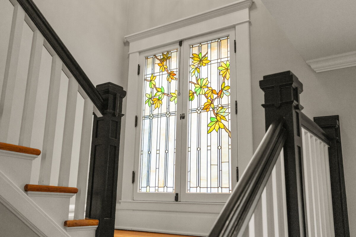 503S_Third_St_stainedglass