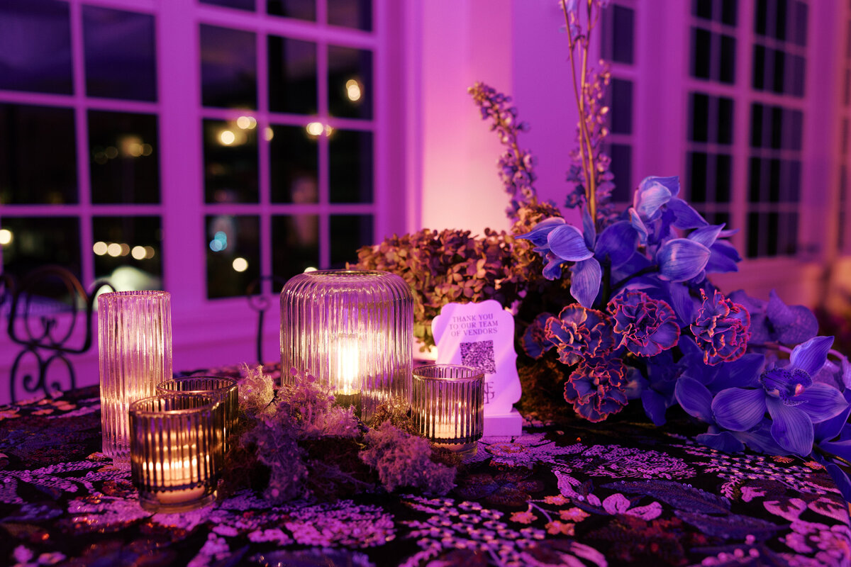 table-lamps-in-wedding-tablescape-ri