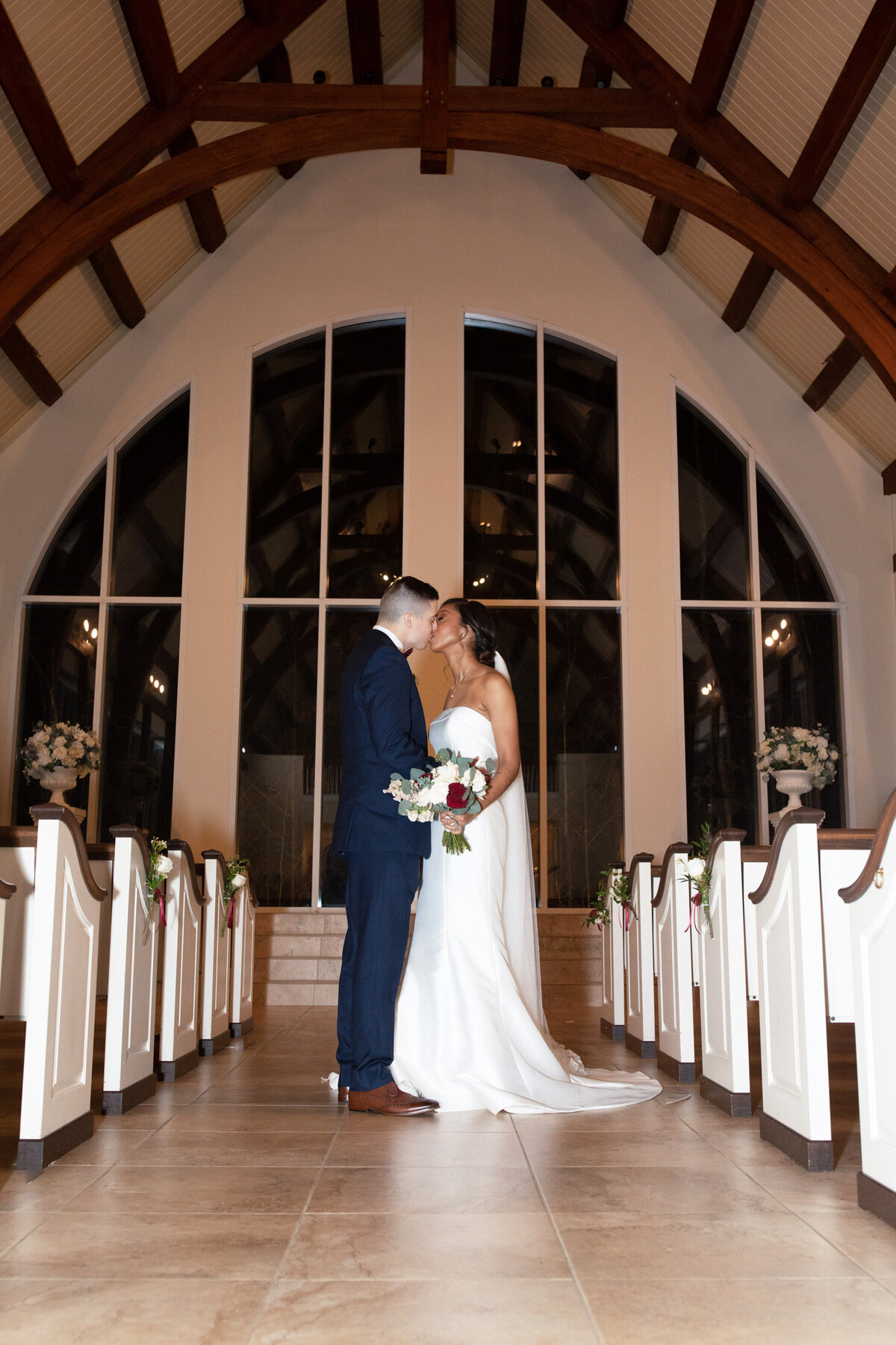 ashton-gardens-romantic-wedding-kis