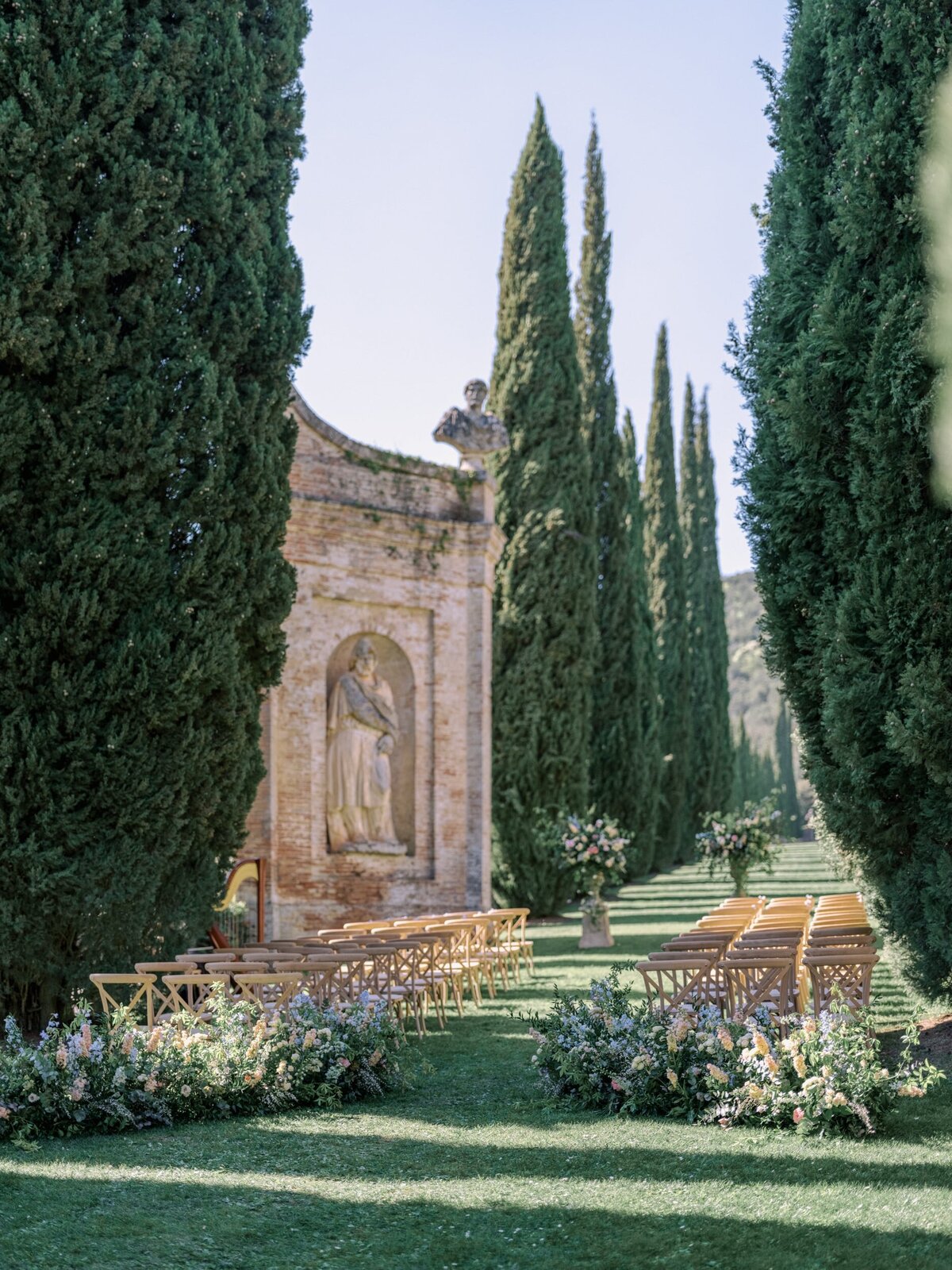 Brides_Villa-Cetinale-Italy_Redamancy-Photo-and-Film_037-min