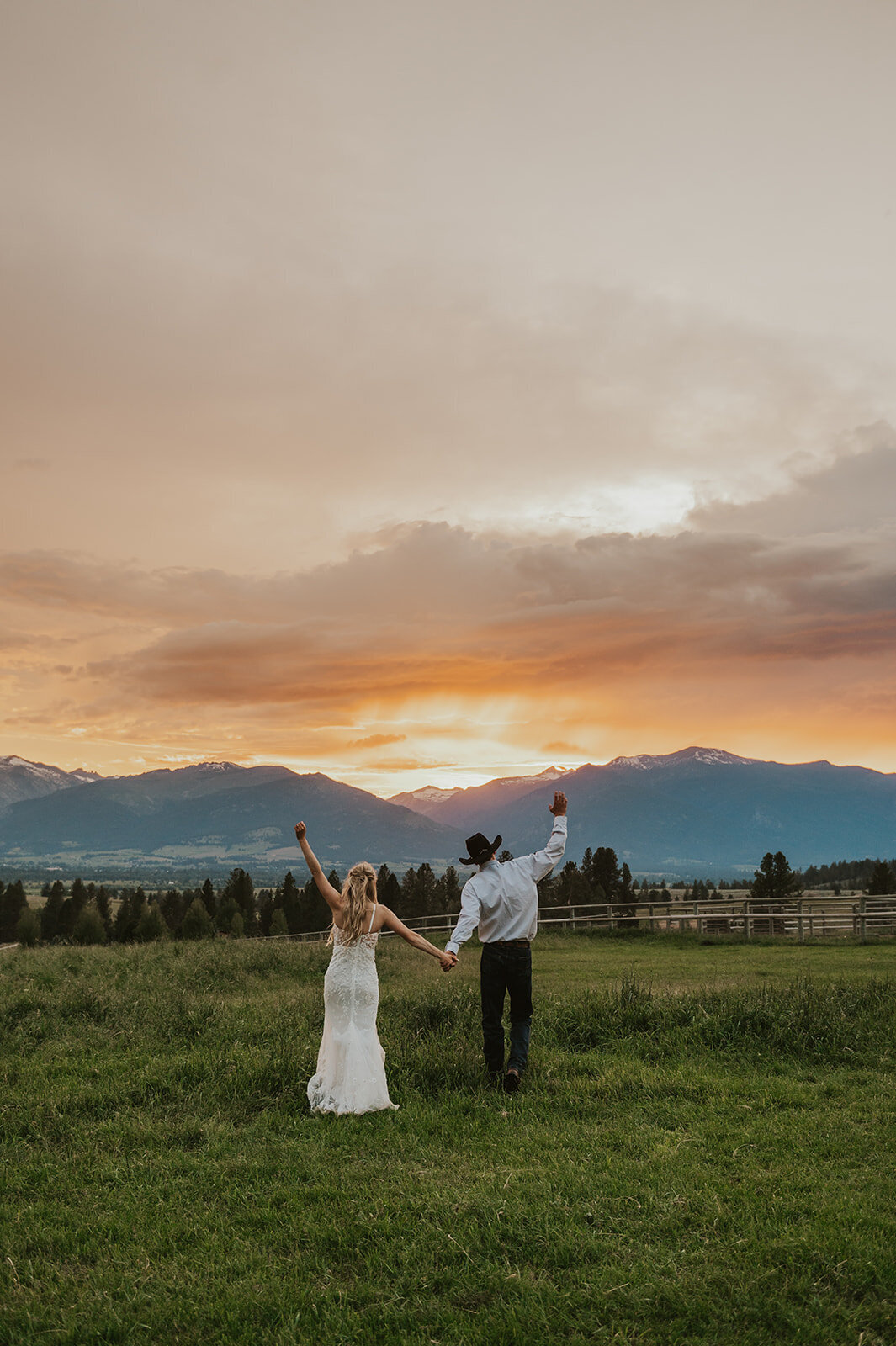 presley-gray-cowboy-luxury-montana-wedding-4827